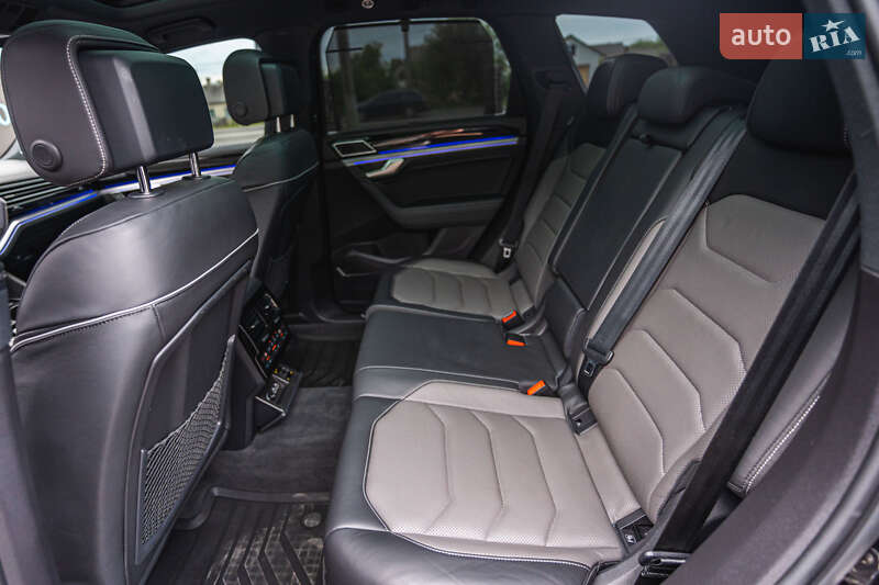 Позашляховик / Кросовер Volkswagen Touareg 2019 в Луцьку