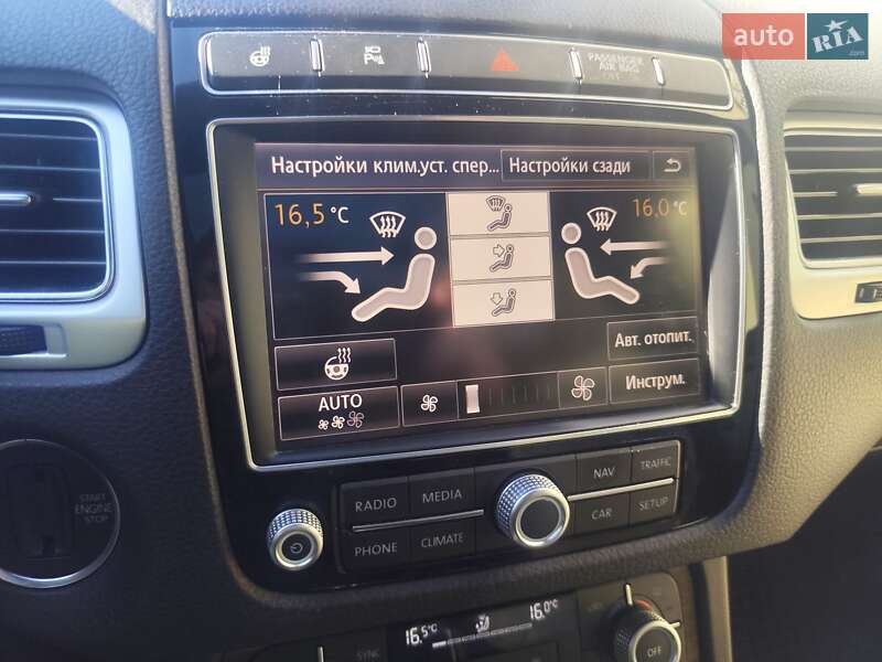 Внедорожник / Кроссовер Volkswagen Touareg 2016 в Хмельницком