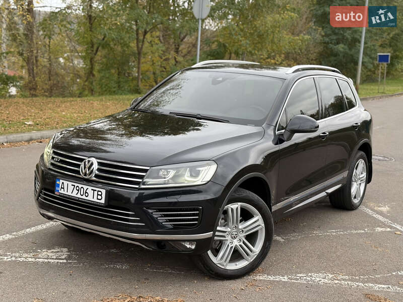 Позашляховик / Кросовер Volkswagen Touareg 2015 в Києві
