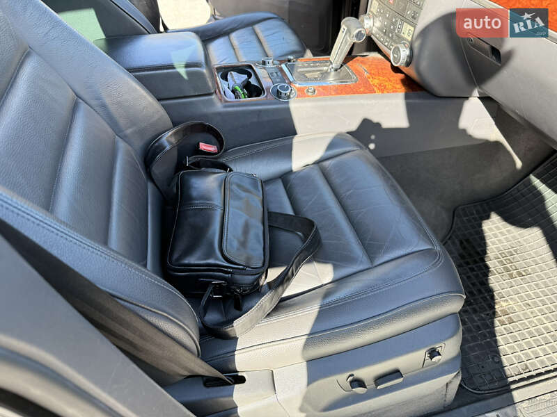 Внедорожник / Кроссовер Volkswagen Touareg 2006 в Одессе