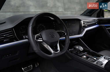 Внедорожник / Кроссовер Volkswagen Touareg 2023 в 