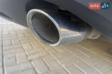 Позашляховик / Кросовер Volkswagen Touareg 2015 в 