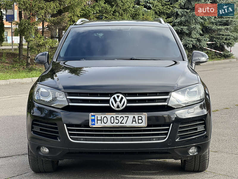 Внедорожник / Кроссовер Volkswagen Touareg 2011 в Тернополе