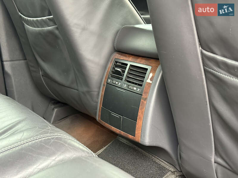 Внедорожник / Кроссовер Volkswagen Touareg 2007 в Киеве