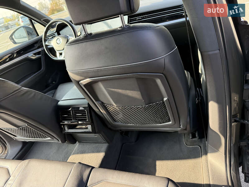 Внедорожник / Кроссовер Volkswagen Touareg 2019 в Киеве фото 6 Внедорожник / Кроссовер Volkswagen Touareg 2019 в Киеве