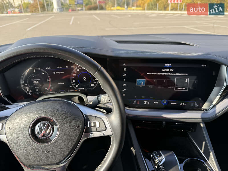 Внедорожник / Кроссовер Volkswagen Touareg 2019 в Киеве фото 22 Внедорожник / Кроссовер Volkswagen Touareg 2019 в Киеве