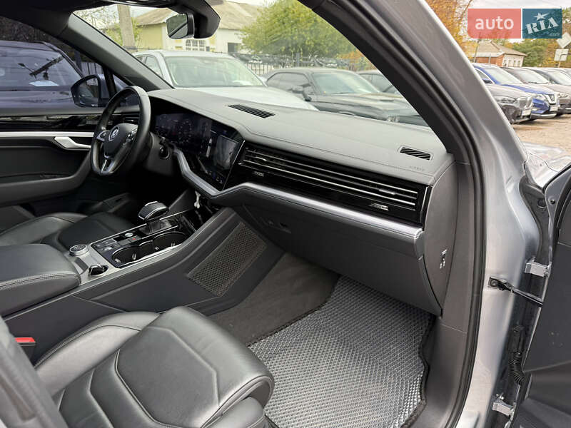 Внедорожник / Кроссовер Volkswagen Touareg 2018 в Полтаве фото 46 Внедорожник / Кроссовер Volkswagen Touareg 2018 в Полтаве