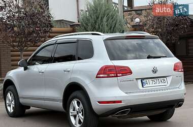 Внедорожник / Кроссовер Volkswagen Touareg 2012 в 