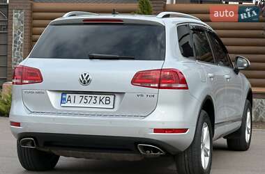 Внедорожник / Кроссовер Volkswagen Touareg 2012 в 