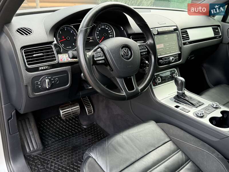 Позашляховик / Кросовер Volkswagen Touareg 2012 в Києві фото 45 Позашляховик / Кросовер Volkswagen Touareg 2012 в Києві