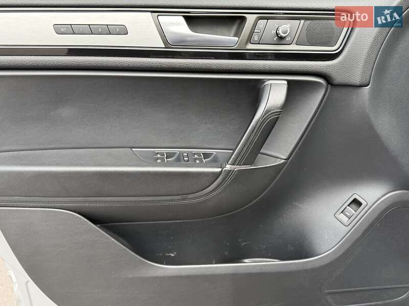 Позашляховик / Кросовер Volkswagen Touareg 2012 в Києві фото 50 Позашляховик / Кросовер Volkswagen Touareg 2012 в Києві