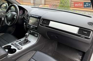 Внедорожник / Кроссовер Volkswagen Touareg 2012 в 