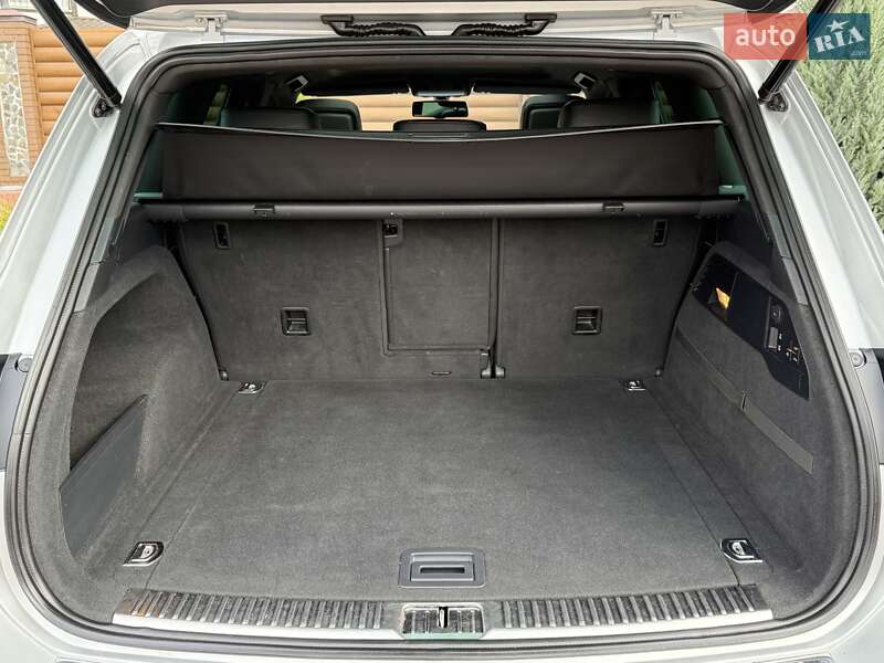 Позашляховик / Кросовер Volkswagen Touareg 2012 в Києві фото 75 Позашляховик / Кросовер Volkswagen Touareg 2012 в Києві