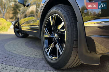 Внедорожник / Кроссовер Volkswagen Touareg 2021 в 