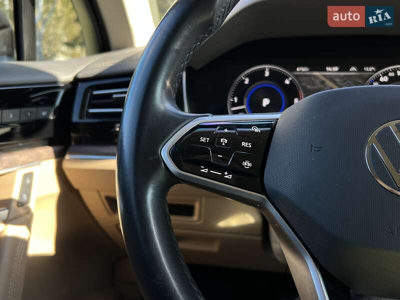 Позашляховик / Кросовер Volkswagen Touareg 2021 в Львові