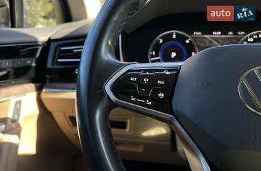 Внедорожник / Кроссовер Volkswagen Touareg 2021 в 