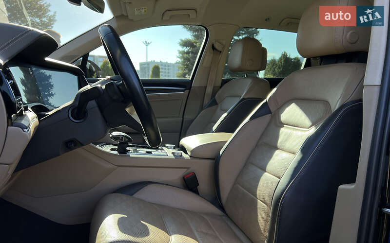 Позашляховик / Кросовер Volkswagen Touareg 2021 в Львові