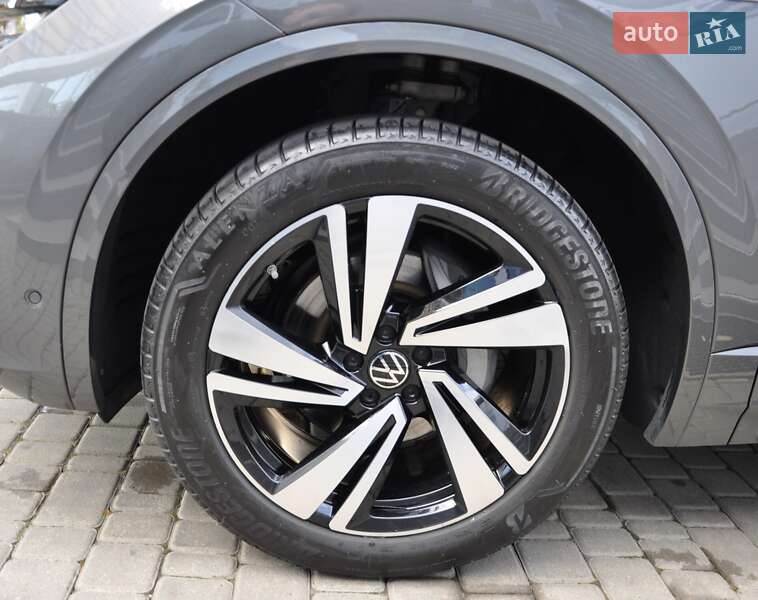 Позашляховик / Кросовер Volkswagen Touareg 2022 в Одесі