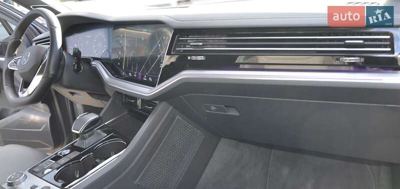 Позашляховик / Кросовер Volkswagen Touareg 2022 в Одесі