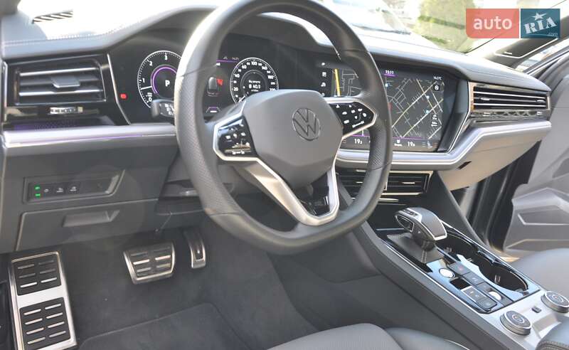 Позашляховик / Кросовер Volkswagen Touareg 2022 в Одесі