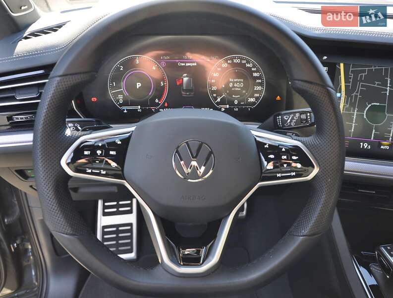 Позашляховик / Кросовер Volkswagen Touareg 2022 в Одесі