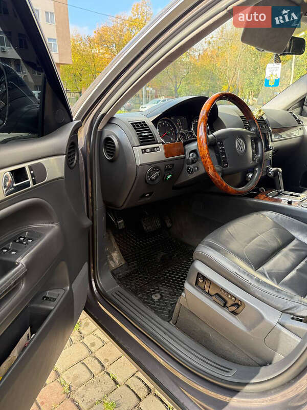 Внедорожник / Кроссовер Volkswagen Touareg 2007 в Харькове