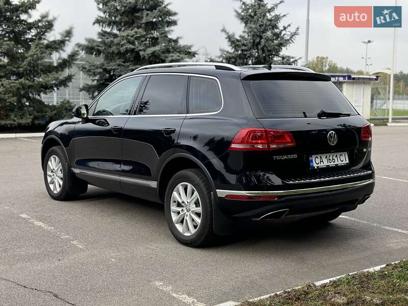 Позашляховик / Кросовер Volkswagen Touareg 2017 в Києві
