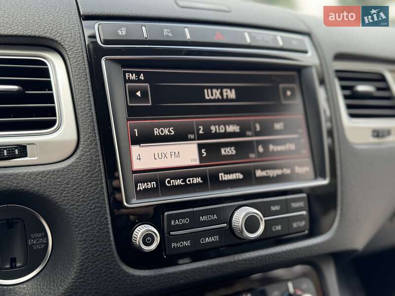 Позашляховик / Кросовер Volkswagen Touareg 2017 в Києві