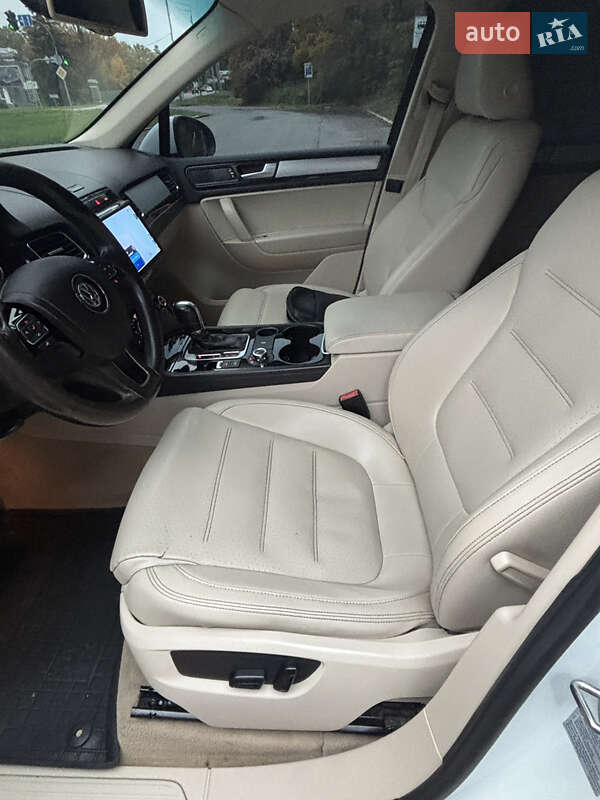 Позашляховик / Кросовер Volkswagen Touareg 2012 в Києві фото 12 Позашляховик / Кросовер Volkswagen Touareg 2012 в Києві