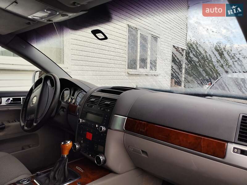 Позашляховик / Кросовер Volkswagen Touareg 2003 в Рахові