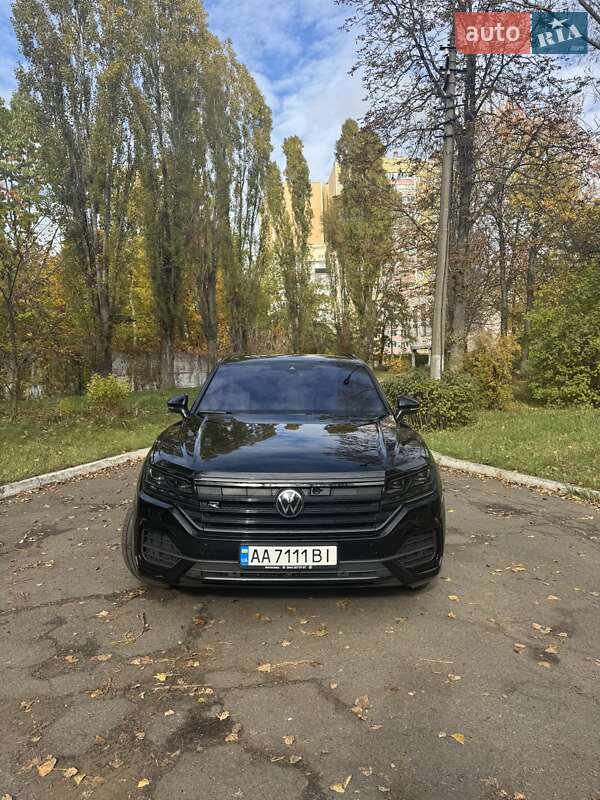 Позашляховик / Кросовер Volkswagen Touareg 2023 в Києві
