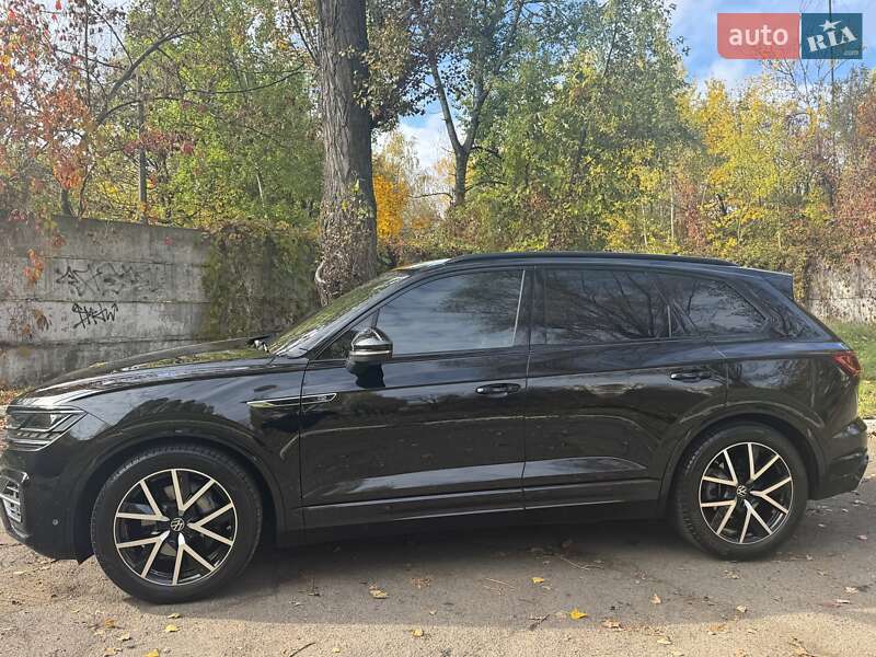Позашляховик / Кросовер Volkswagen Touareg 2023 в Києві