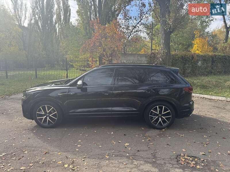 Позашляховик / Кросовер Volkswagen Touareg 2023 в Києві