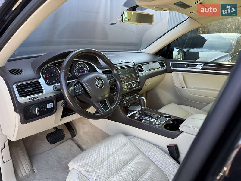 Позашляховик / Кросовер Volkswagen Touareg 2016 в Львові фото 30 Позашляховик / Кросовер Volkswagen Touareg 2016 в Львові