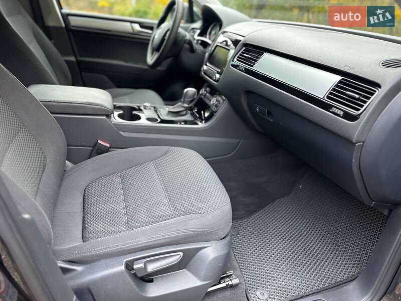 Позашляховик / Кросовер Volkswagen Touareg 2011 в Києві фото 16 Позашляховик / Кросовер Volkswagen Touareg 2011 в Києві