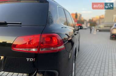 Внедорожник / Кроссовер Volkswagen Touareg 2010 в 