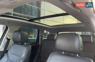 Внедорожник / Кроссовер Volkswagen Touareg 2010 в 