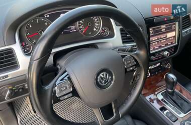 Внедорожник / Кроссовер Volkswagen Touareg 2010 в 