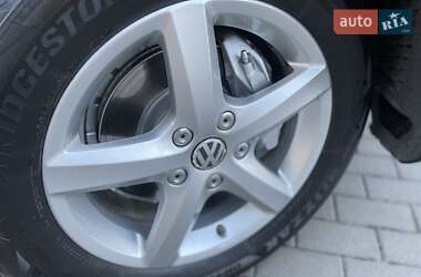 Внедорожник / Кроссовер Volkswagen Touareg 2010 в 