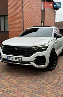 Внедорожник / Кроссовер Volkswagen Touareg 2019 в Киеве