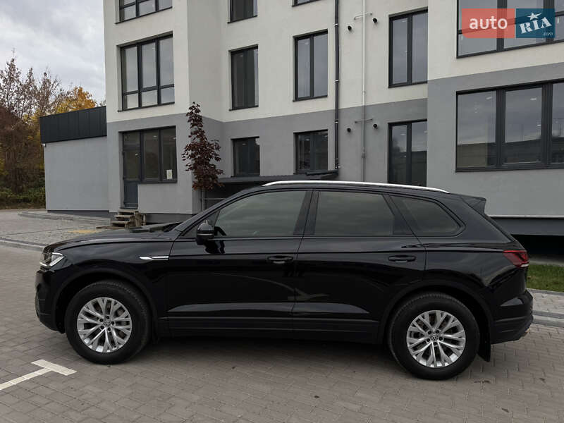Внедорожник / Кроссовер Volkswagen Touareg 2019 в Дубно