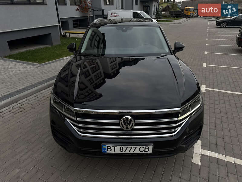 Внедорожник / Кроссовер Volkswagen Touareg 2019 в Дубно