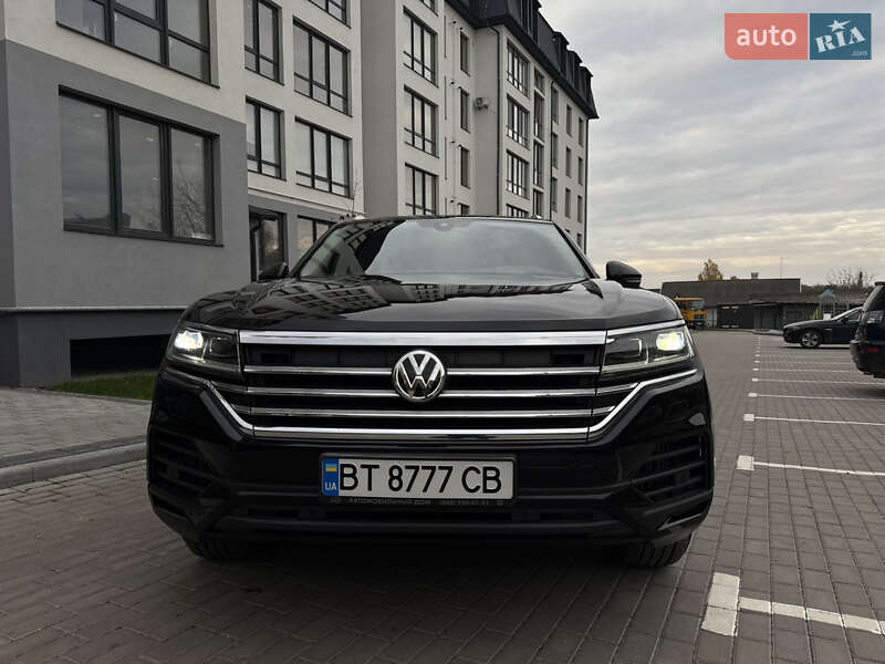 Внедорожник / Кроссовер Volkswagen Touareg 2019 в Дубно