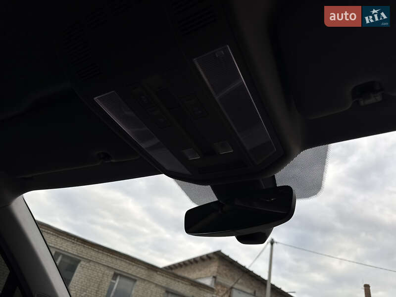 Внедорожник / Кроссовер Volkswagen Touareg 2019 в Дубно