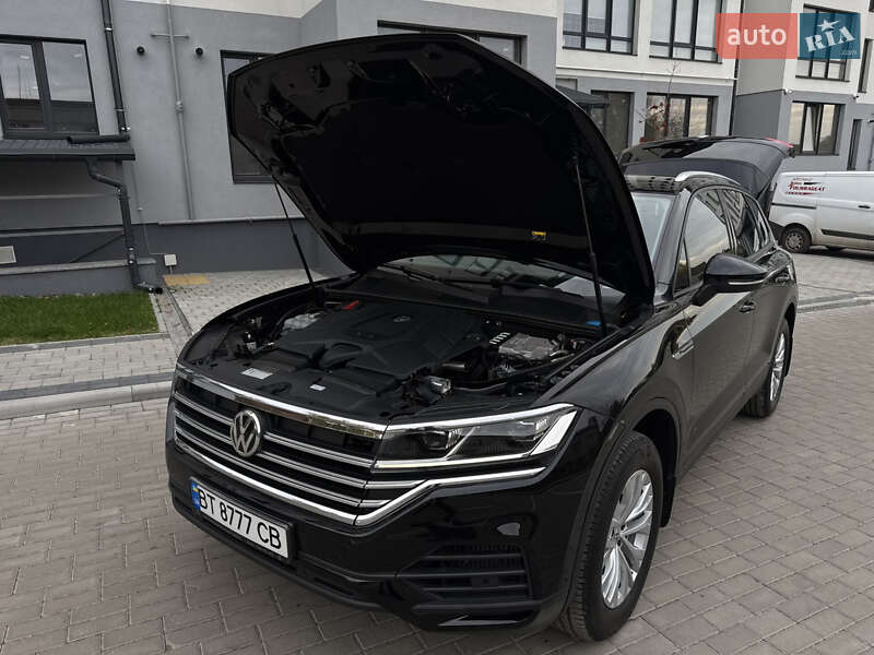 Внедорожник / Кроссовер Volkswagen Touareg 2019 в Дубно