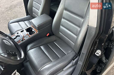 Внедорожник / Кроссовер Volkswagen Touareg 2007 в 