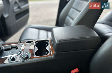 Внедорожник / Кроссовер Volkswagen Touareg 2007 в 
