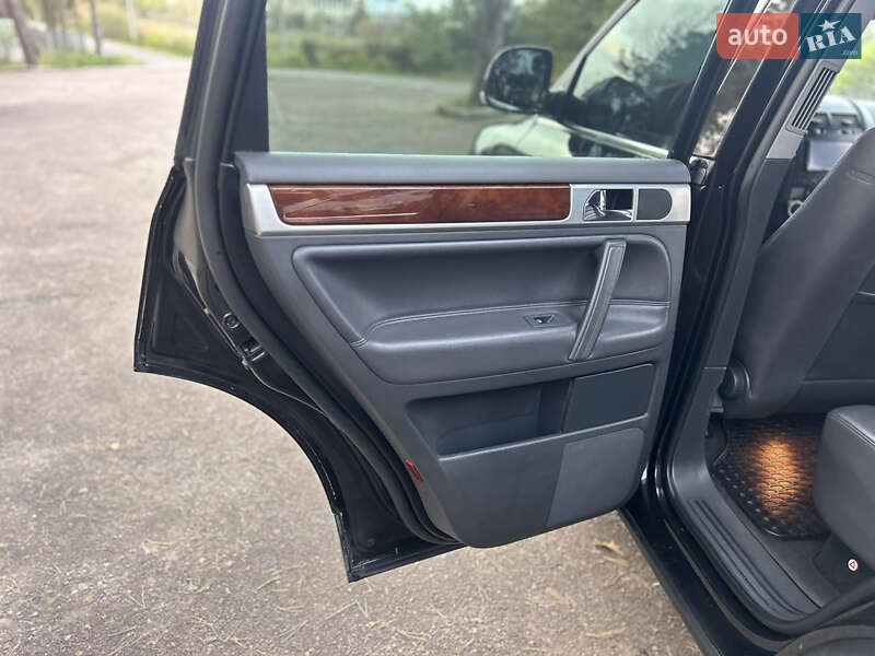 Позашляховик / Кросовер Volkswagen Touareg 2007 в Вінниці