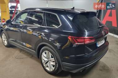 Внедорожник / Кроссовер Volkswagen Touareg 2019 в 