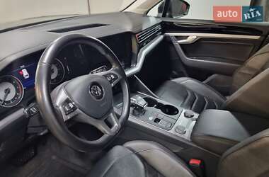 Внедорожник / Кроссовер Volkswagen Touareg 2019 в 